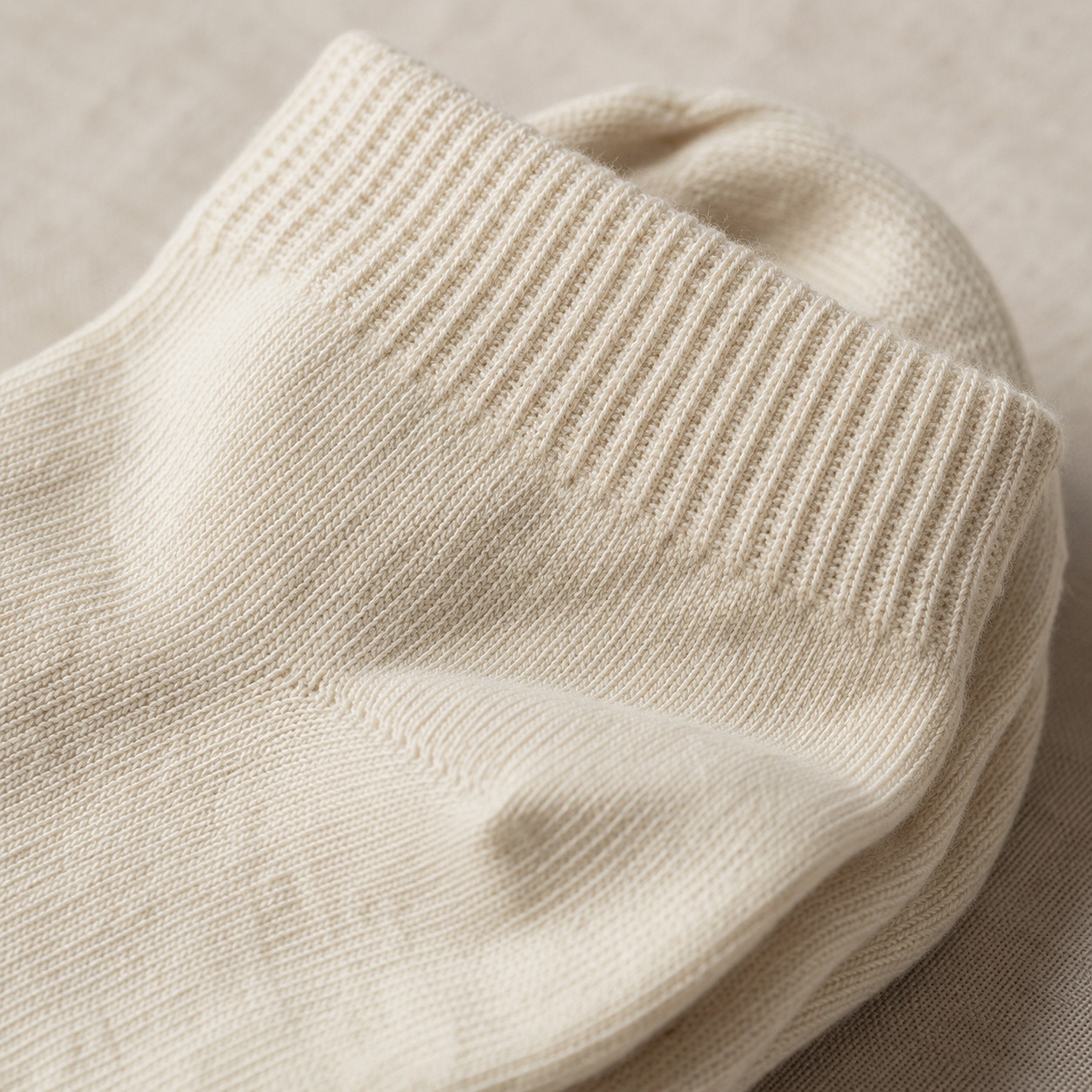 Arnold Ankle Sock — MANNDIIP knitwear, product photograph